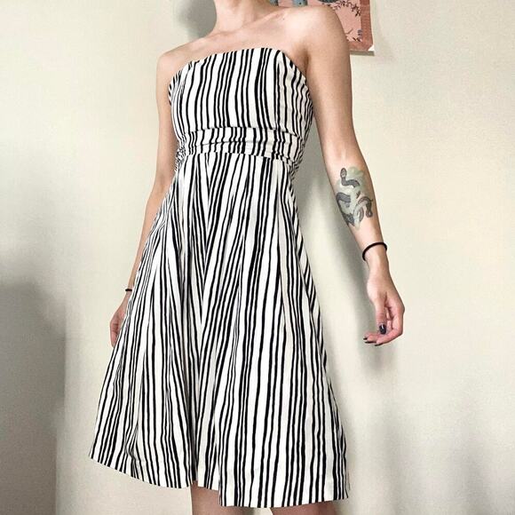 Club Monaco Women's Black White Strapless Wired Bust Fit & Flare Dress Size 4 - Picture 2 of 7